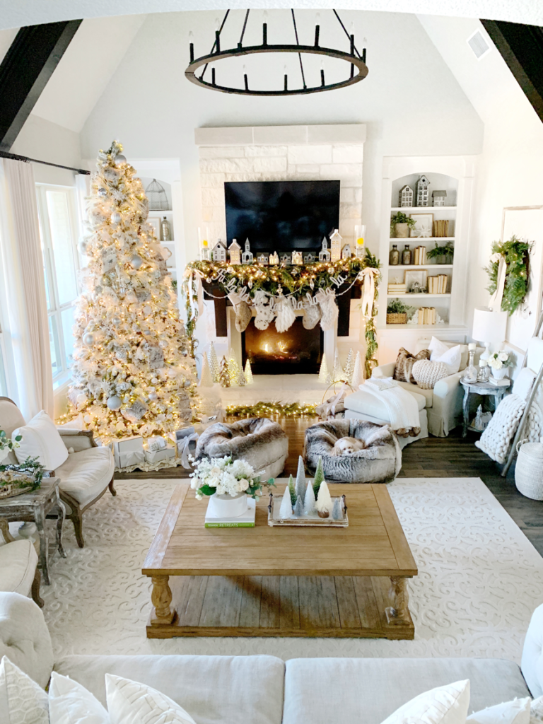 christmas livingroom fireplace - My Texas House