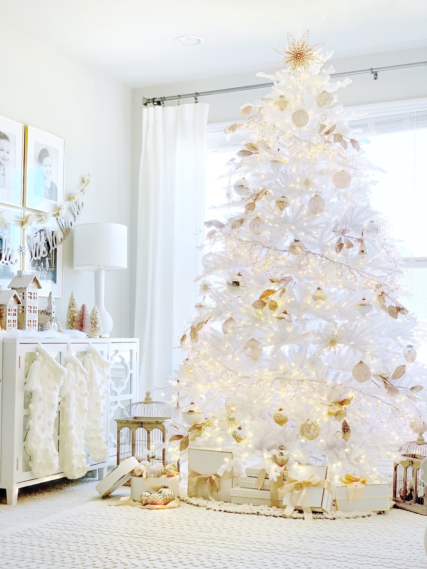 Christmas Charms Holly Dot White - Modern Domestic